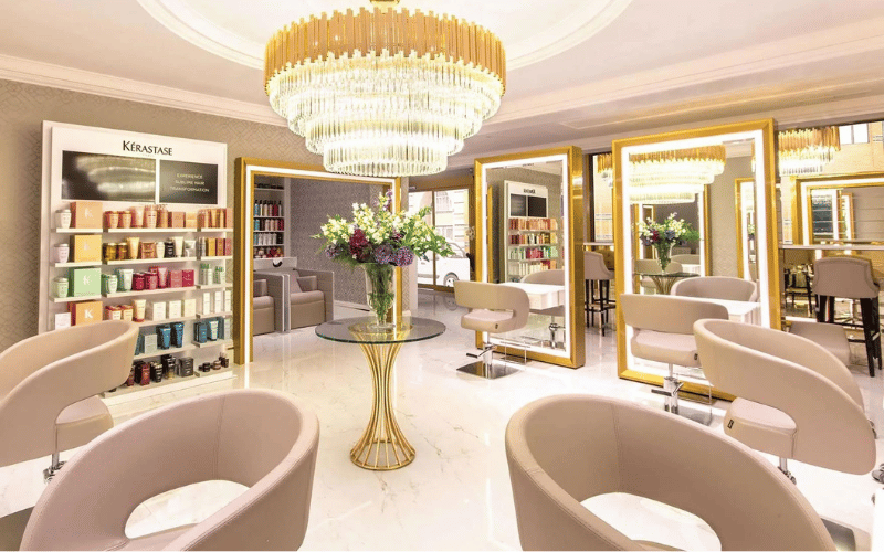 Kuaför Koltuklarında Renk Seçimi Salon Dekorasyonuna Nasıl Katkı Sağlar?